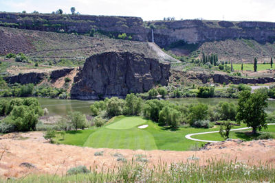 6th Hole at Blue Lakes Country Club (200 Yard Par 3)