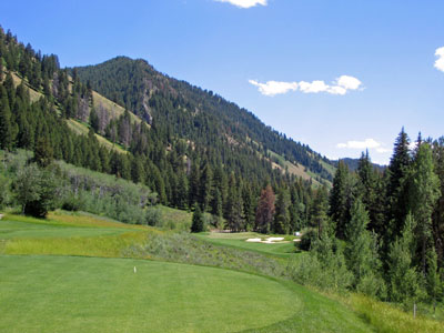 Weiskopf wastes no time getting to his pet hole; the driveable par 4