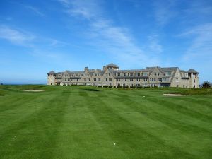 Half Moon Bay (Ocean) 18th Approach