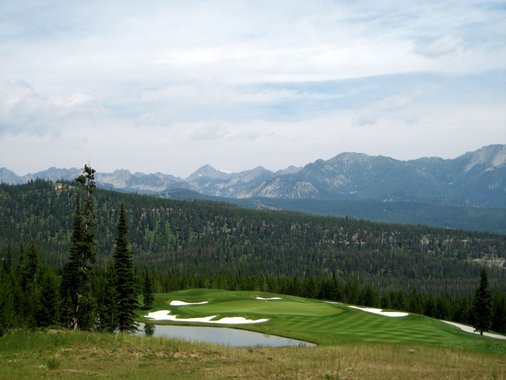 Spanish Peaks, The Club at