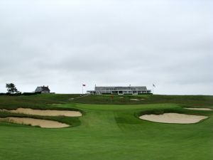 Shinnecock 16th Green Clubhouse