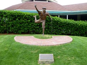 Pinehurst No2 Statue