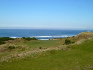 Pacific Dunes 10th Tee