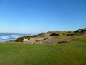 Pacific Dunes 11th Tee