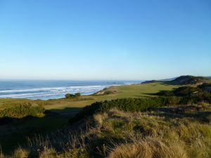 Pacific Dunes 13th